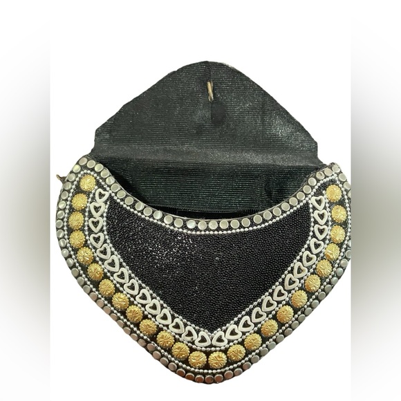 NEW RAMLA Heart Shaped Hardbody Clutch Crossbody Bag Black Silver Gold 6x8 - Picture 10 of 13